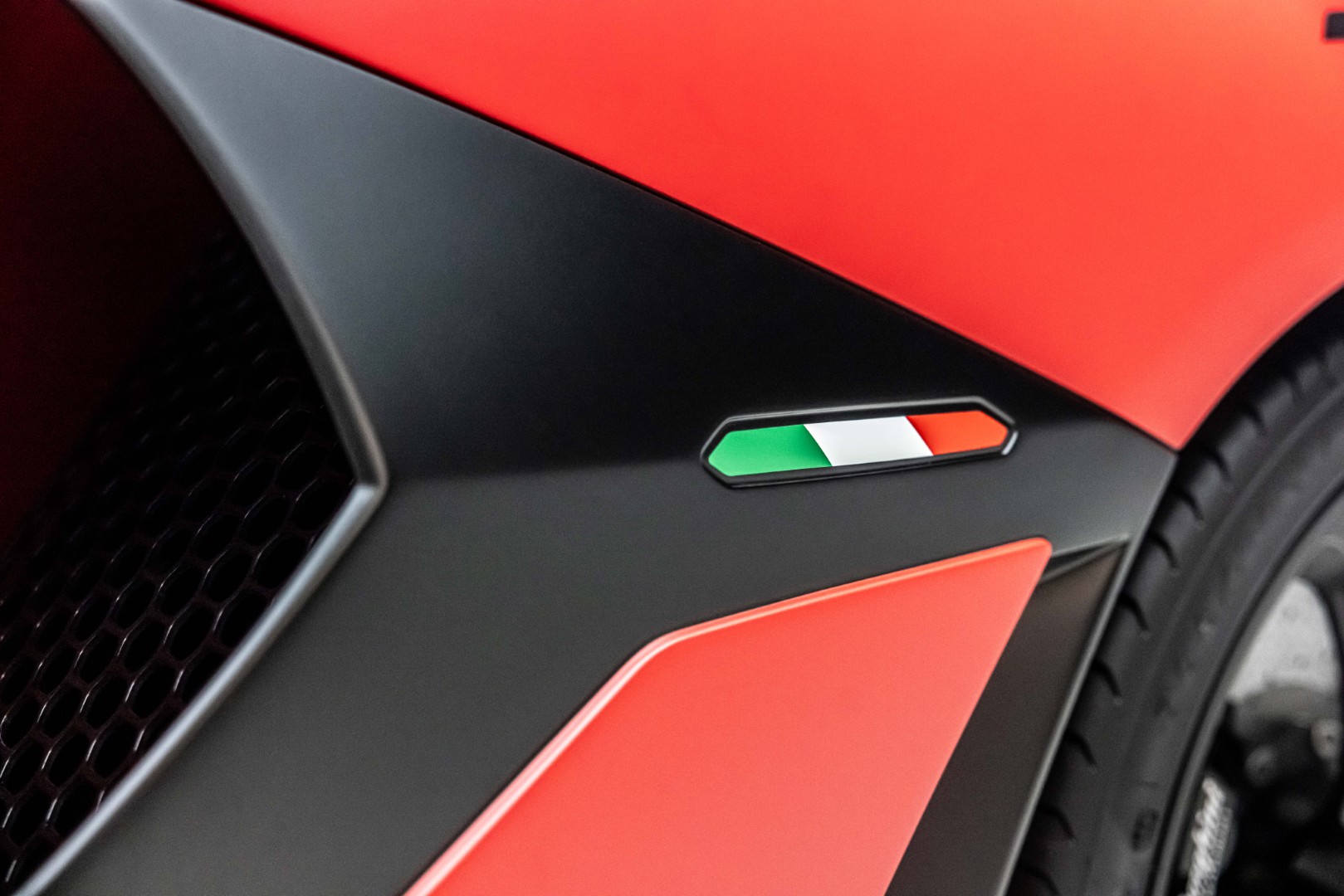 2019 LAMBORGHINI AVENTADOR SVJ 